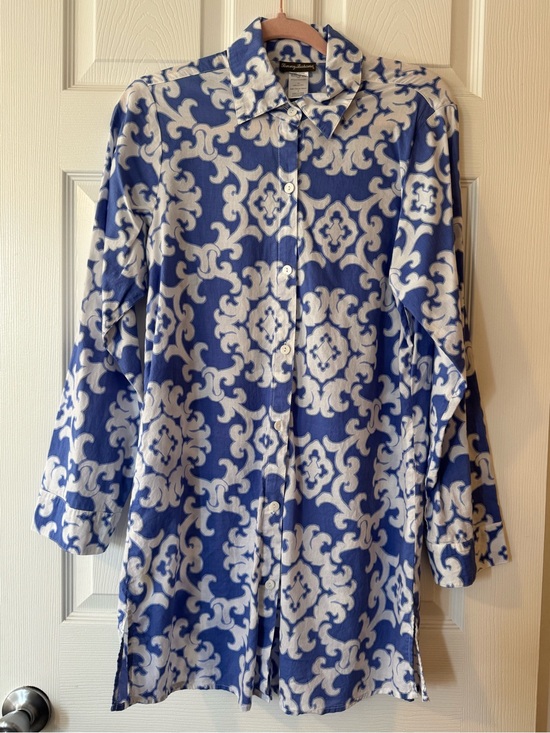 Tommy Bahama Dresses & Skirts - Tommy Bahama Blue & White Scroll-Print Button-Down Tunic Sz M